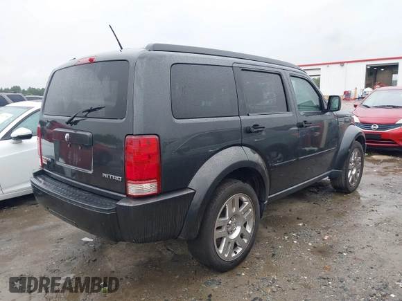 2010 Dodge Nitro Heat with VIN 1D4PT4GK3AW173744, listed as a IAAI auction lot 40414840 with 124,221 mi miles and . Bid and sale history available at DreamBid. Image 4.