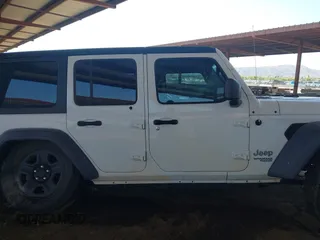 2020 Jeep Wrangler Unlimited Sport S z VIN 1C4HJXDG3LW188241, wystawiony jako IAAI lot #42371324 z przebiegiem 86 216 mil mil oraz . Historia ofert i sprzedaży dostępna na DreamBid. Obrazek 14.