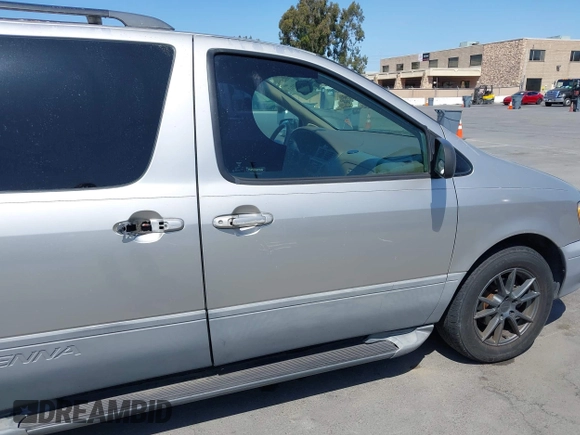 2001 Toyota Sienna LE with VIN 4T3ZF13C91U384987, listed as a IAAI auction lot 42531543 with 265,280 mi miles and . Bid and sale history available at DreamBid. Image 6.