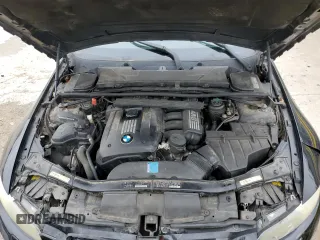 2008 BMW 3 Series 328xi z VIN WBAWV53538P078580, wystawiony jako Copart lot #52483785 z przebiegiem 121 613 mil mil oraz Nie do naprawy • Non repairable. Historia ofert i sprzedaży dostępna na DreamBid. Obrazek 11.