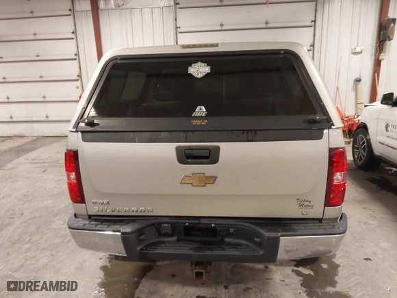 2007 Chevrolet Silverado 1500 LT w/1LT with VIN 3GCEK13307G545178, listed as a IAAI auction lot 41364329 with 241,256 mi miles. Bid and sale history available at carsss.com. Image 16.