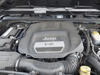 2018 Jeep Wrangler Unlimited Sport S z VIN 1C4HJWDG2JL930461, wystawiony jako IAAI lot #42042644 z przebiegiem 136 530 mil mil oraz . Historia ofert i sprzedaży dostępna na DreamBid. Obrazek 10.