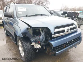 2005 Toyota 4Runner SR5 with VIN JTEBU14R658050952, listed as a IAAI auction lot 41188739 with 255,359 mi miles. Bid and sale history available at carsss.com. Image 6.