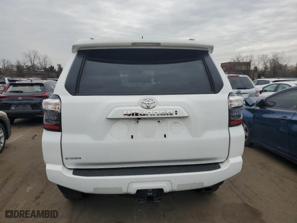 2024 Toyota 4Runner SR5 Premium with VIN JTENU5JR7R6288805, listed as a Copart auction lot 46687345 with 9,407 mi miles and Salvage Title. Bid and sale history available at carsss.com. Image 6.