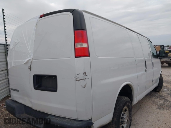 2018 Chevrolet Express Cargo Van with VIN 1GCWGAFP0J1275427, listed as a IAAI auction lot 41463949 with 1 mi miles. Bid and sale history available at carsss.com. Image 4.