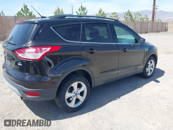 2013 Ford Escape SE z VIN 1FMCU9GX4DUC94117, wystawiony jako IAAI lot #42394333 z przebiegiem 261 392 mil mil oraz . Historia ofert i sprzedaży dostępna na DreamBid. Obrazek 4.