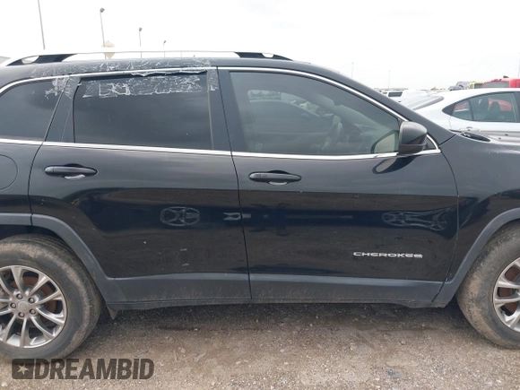 2019 Jeep Cherokee Latitude Plus with VIN 1C4PJLLB4KD176071, listed as a IAAI auction lot 42638016 with 99,401 mi miles and . Bid and sale history available at DreamBid. Image 13.