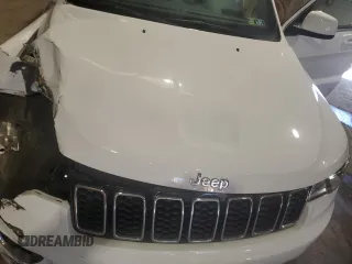 2019 Jeep Grand Cherokee Laredo E with VIN 1C4RJFAG5KC529092, listed as a Copart auction lot 49801565 with 66,048 mi miles and Salvage Title. Bid and sale history available at carsss.com. Image 13.