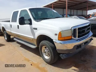 2001 Ford F-350 XL z VIN 1FTSW31S31EC85600, wystawiony jako IAAI lot #41920428 z przebiegiem 177 832 mil mil oraz . Historia ofert i sprzedaży dostępna na DreamBid. Obrazek 1.