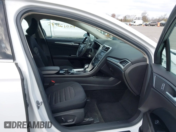2016 Ford Fusion SE with VIN 1FA6P0H75G5127062, listed as a IAAI auction lot 42012696 with 169,489 mi miles and . Bid and sale history available at carsss.com. Image 5.
