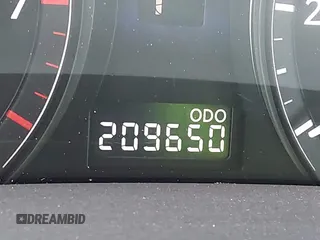 2010 Lexus RX 350 z VIN 2T2ZK1BA4AC032983, wystawiony jako IAAI lot #42443559 z przebiegiem 209 650 mil mil oraz . Historia ofert i sprzedaży dostępna na DreamBid. Obrazek 15.