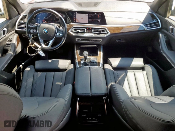 2020 BMW X5 sDrive40i with VIN 5UXCR4C01L9B35432, listed as a Copart auction lot 54367635 with 63,077 mi miles and Salvage title. Bid and sale history available at DreamBid. Image 8.