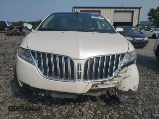 2015 Lincoln MKX z VIN 2LMDJ8JK7FBL34725, wystawiony jako Copart lot #60255785 z przebiegiem 97 496 mil mil oraz Czysty tytuł • Clean title. Historia ofert i sprzedaży dostępna na DreamBid. Obrazek 5.