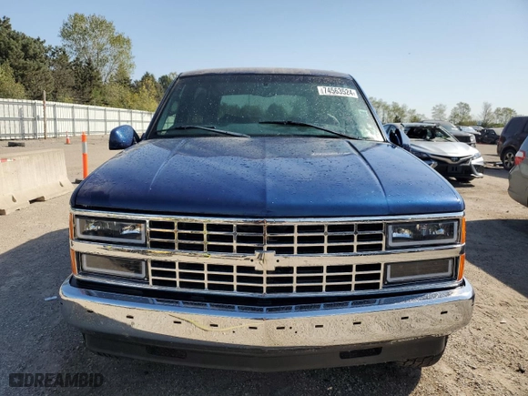 1998 Chevrolet Tahoe with VIN 3GNEK18R5WG107730, listed as a Copart auction lot 74563524 with 251,307 mi miles and Salvage Title. Bid and sale history available at carsss.com. Image 5.