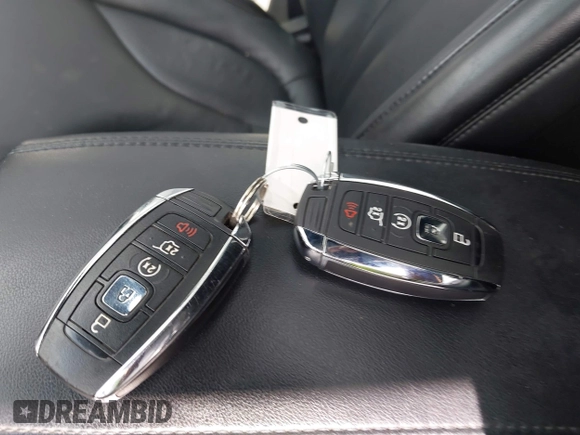 2019 Lincoln MKC Select with VIN 5LMCJ2C9XKUL17367, listed as a IAAI auction lot 42735895 with 57,624 mi miles and . Bid and sale history available at DreamBid. Image 11.