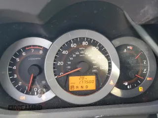 2010 Toyota RAV4 с VIN 2T3ZK4DV4AW004399, выставлен на аукционе Copart как лот 84433284 с пробегом 177 500 миль миль и Списание • Salvage title. История ставок и продаж доступна на DreamBid. Изображение 9.