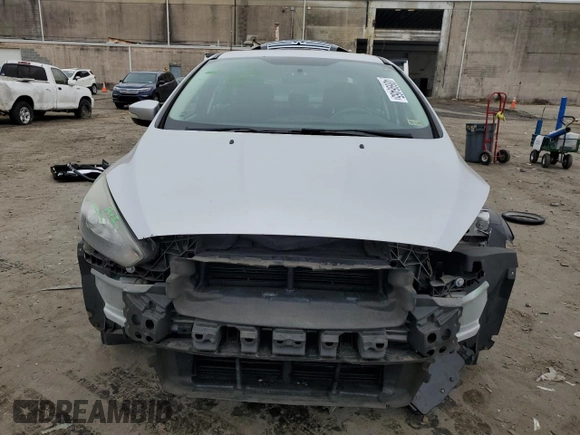 2017 Ford Focus SEL with VIN 1FADP3H23HL224836, listed as a Copart auction lot 48696465 with 137,285 mi miles and Salvage Title. Bid and sale history available at carsss.com. Image 5.
