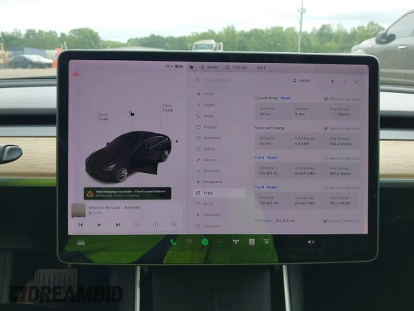 2018 Tesla Model 3 Long Range Battery z VIN 5YJ3E1EB3JF186733, wystawiony jako IAAI lot #42093891 z przebiegiem 102 435 mil mil oraz . Historia ofert i sprzedaży dostępna na DreamBid. Obrazek 7.