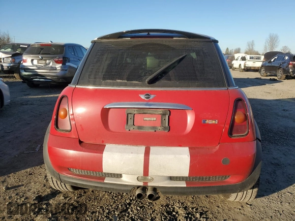 2003 MINI Hardtop S with VIN WMWRE33433TD64067, listed as a Copart auction lot 42572405 with 182,294 mi miles and Salvage Title. Bid and sale history available at DreamBid. Image 6.