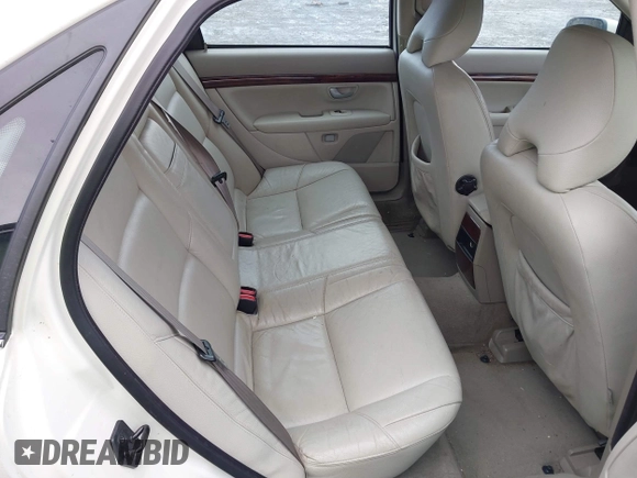 2005 Volvo S80 with VIN YV1TH592651401992, listed as a IAAI auction lot 41488954 with 83,461 mi miles. Bid and sale history available at carsss.com. Image 8.