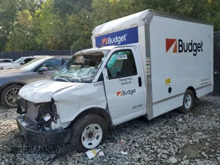 2022 GMC Savana z VIN 1GDY7RFP0N1253727, wystawiony jako Copart lot #67495794 z przebiegiem 23 303 mil mil oraz Szkody całkowita. Historia ofert i sprzedaży dostępna na DreamBid. Obrazek 1.