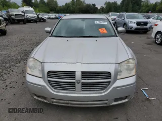 2005 Dodge Magnum SE z VIN 2D4FV48V65H683993, wystawiony jako Copart lot #67498284 z przebiegiem 164 931 mil mil oraz Szkoda całkowita • Salvage title. Historia ofert i sprzedaży dostępna na DreamBid. Obrazek 5.