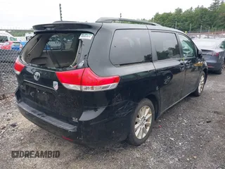 2012 Toyota Sienna XLE z VIN 5TDDK3DC8CS044847, wystawiony jako IAAI lot #42392549 z przebiegiem 157 220 mil mil oraz . Historia ofert i sprzedaży dostępna na DreamBid. Obrazek 4.