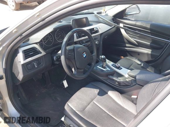 2015 BMW 3 Series 320i xDrive с VIN WBA3C3G57FNS74828, выставлен на аукционе IAAI как лот 41920253 с пробегом 72 521 миль миль и . История ставок и продаж доступна на DreamBid. Изображение 5.