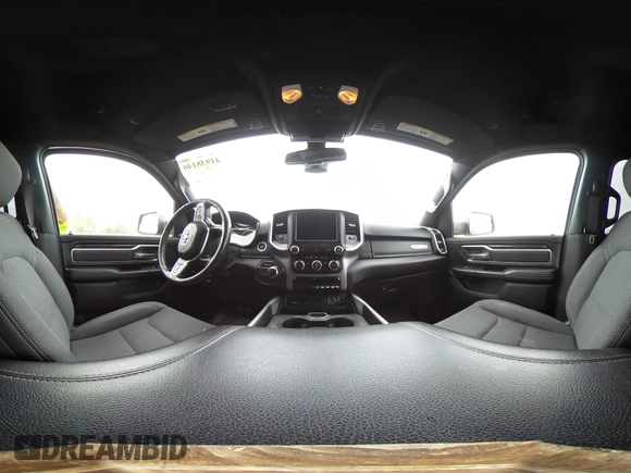 2019 Ram 1500 Big Horn z VIN 1C6RREFT7KN522858, wystawiony jako IAAI lot #41938140 z przebiegiem 115 165 mil mil oraz . Historia ofert i sprzedaży dostępna na DreamBid. Obrazek 18.