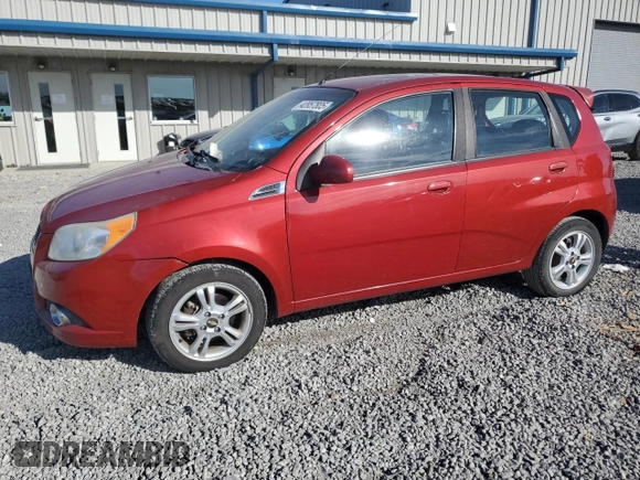 2011 Chevrolet Aveo 2LT z VIN KL1TG6DE2BB229683, wystawiony jako Copart lot #42957805 z przebiegiem 168 133 mil mil oraz Czysty tytuł • Clean title. Historia ofert i sprzedaży dostępna na DreamBid. Obrazek 1.