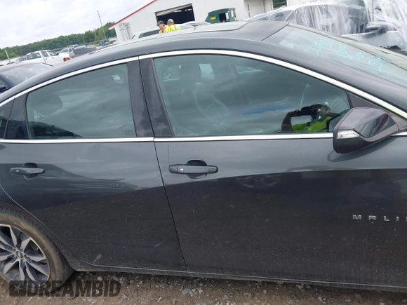 2018 Chevrolet Malibu LT with VIN 1G1ZD5STXJF119505, listed as a IAAI auction lot 42469012 with 132,187 mi miles and . Bid and sale history available at DreamBid. Image 14.