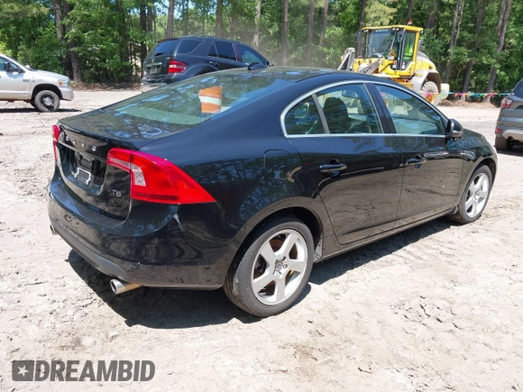 2013 Volvo S60 T5 Premier with VIN YV1612FS8D2206831, listed as a IAAI auction lot 42409968 with 131,992 mi miles and . Bid and sale history available at DreamBid. Image 4.