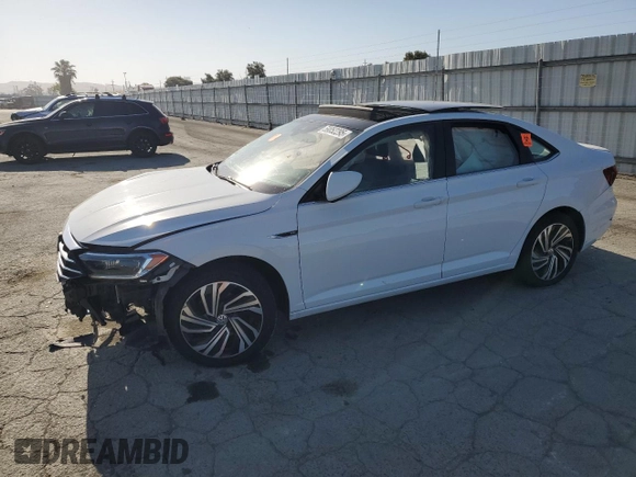 2020 Volkswagen Jetta SEL с VIN 3VWE57BUXLM086335, выставлен на аукционе Copart как лот 59052295 с пробегом 38 484 миль миль и Списание • Salvage title. История ставок и продаж доступна на DreamBid. Изображение 1.