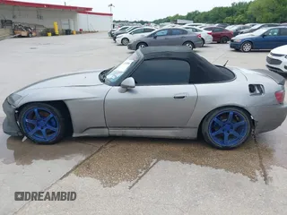2001 Honda S2000 z VIN JHMAP114X1T009052, wystawiony jako IAAI lot #42264098 z przebiegiem 145 313 mil mil oraz . Historia ofert i sprzedaży dostępna na DreamBid. Obrazek 14.