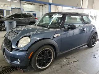 2010 MINI Hardtop S z VIN WMWMF7C50ATX44520, wystawiony jako Copart lot #65473745 z przebiegiem 85 526 mil mil oraz Szkoda całkowita • Salvage title. Historia ofert i sprzedaży dostępna na DreamBid. Obrazek 1.