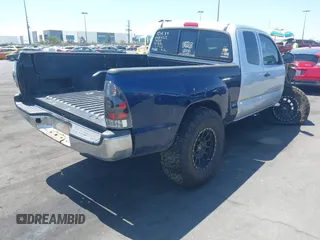 2008 Toyota Tacoma with VIN 5TEUU42N58Z522656, listed as a IAAI auction lot 42151670 with Not Provided miles and . Bid and sale history available at carsss.com. Image 4.