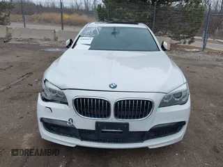 2013 BMW 7 Series 750Li xDrive with VIN WBAYF8C59DD141068, listed as a IAAI auction lot 41868043 with 92,727 mi miles. Bid and sale history available at carsss.com. Image 12.