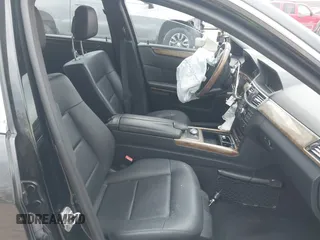 2011 Mercedes-Benz E 350 Luxury z VIN WDDHF8HB6BA418247, wystawiony jako IAAI lot #42161954 z przebiegiem 87 877 mil mil oraz . Historia ofert i sprzedaży dostępna na DreamBid. Obrazek 5.