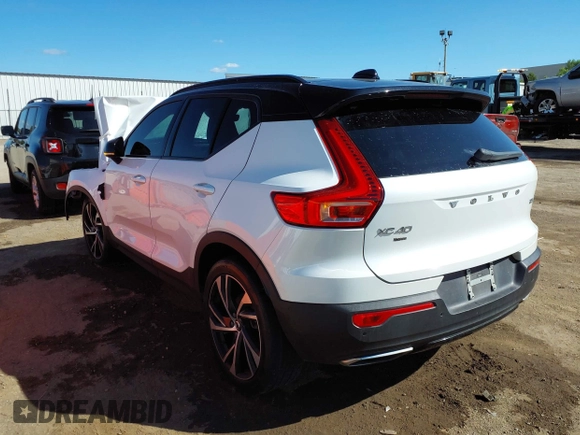 2019 Volvo XC40 Momentum with VIN YV4162XZ4K2006682, listed as a IAAI auction lot 40348423 with 65,301 mi miles and . Bid and sale history available at carsss.com. Image 3.