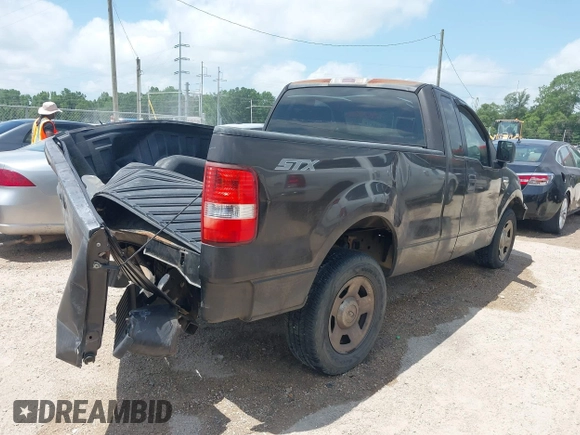 2006 Ford F-150 XL z VIN 1FTRF12W06KB40592, wystawiony jako IAAI lot #42255736 z przebiegiem 206 828 mil mil oraz . Historia ofert i sprzedaży dostępna na DreamBid. Obrazek 4.