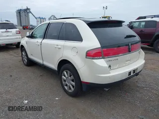 2008 Lincoln MKX with VIN 2LMDU88C18BJ33105, listed as a IAAI auction lot 42617092 with 207,787 mi miles and . Bid and sale history available at DreamBid. Image 3.
