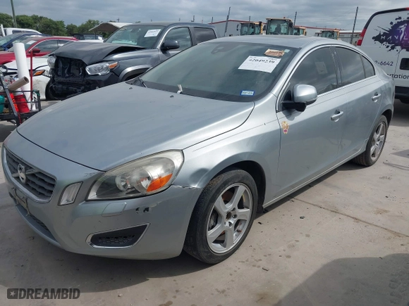 2013 Volvo S60 T5 Premier with VIN YV1612FSXD2181849, listed as a IAAI auction lot 42049239 with 114,367 mi miles. Bid and sale history available at carsss.com. Image 2.