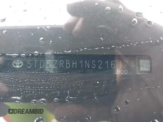 2022 Toyota Highlander LE z VIN 5TDBZRBH1NS216174, wystawiony jako IAAI lot #41903427 z przebiegiem 68 671 mil mil oraz . Historia ofert i sprzedaży dostępna na DreamBid. Obrazek 9.