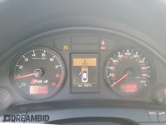 2008 Audi RS 4 z VIN WUADU78E68N902104, wystawiony jako Copart lot #41363035 z przebiegiem 66 961 mil mil oraz Szkody całkowita. Historia ofert i sprzedaży dostępna na DreamBid. Obrazek 9.