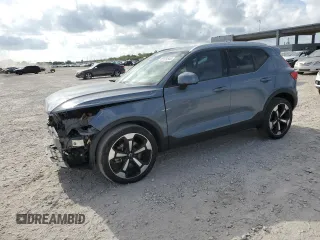 2020 Volvo XC40 Momentum z VIN YV4AC2HK0L2327615, wystawiony jako Copart lot #58834545 z przebiegiem 47 386 mil mil oraz Szkoda całkowita • Salvage title. Historia ofert i sprzedaży dostępna na DreamBid. Obrazek 1.