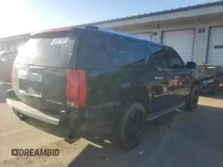 2010 Cadillac Escalade ESV Luxury z VIN 1GYUKHEFXAR213830, wystawiony jako Copart lot #42581145 z przebiegiem 221 132 mil mil oraz Nie do naprawy • Non repairable. Historia ofert i sprzedaży dostępna na DreamBid. Obrazek 3.