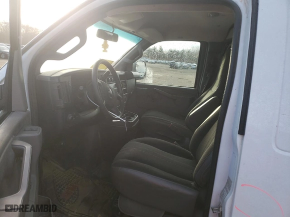 2019 GMC Savana Cargo Van with VIN 1GTW7AFG4K1335887, listed as a Copart auction lot 80944784 with 0 mi miles and Salvage Title. Bid and sale history available at carsss.com. Image 7.