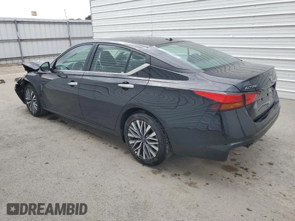 2025 Nissan Altima SV with VIN 1N4BL4DV1SN343988, listed as a Copart auction lot 53901555 with 5,728 mi miles and Salvage Title. Bid and sale history available at DreamBid. Image 2.