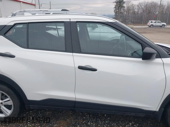 2024 Nissan Kicks S with VIN 3N1CP5BV7RL552497, listed as a IAAI auction lot 41593015 with 15,500 mi miles. Bid and sale history available at carsss.com. Image 14.