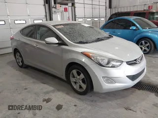 2012 Hyundai Elantra GLS z VIN KMHDH4AE1CU401688, wystawiony jako IAAI lot #42280367 z przebiegiem 90 948 mil mil oraz . Historia ofert i sprzedaży dostępna na DreamBid. Obrazek 1.